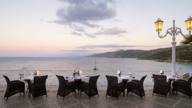 Almaris Restaurant - 6