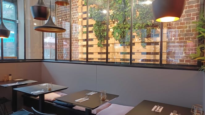 Hashtag Burgers & Brunch - 7