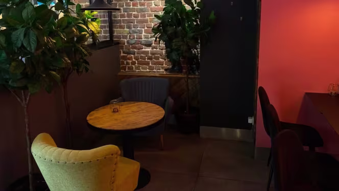 Hashtag Burgers & Brunch - 1