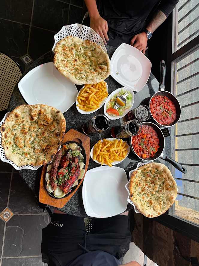 Sizzling Lounge Restaurant & Bar - 8