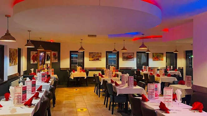 Sizzling Lounge Restaurant & Bar - 4