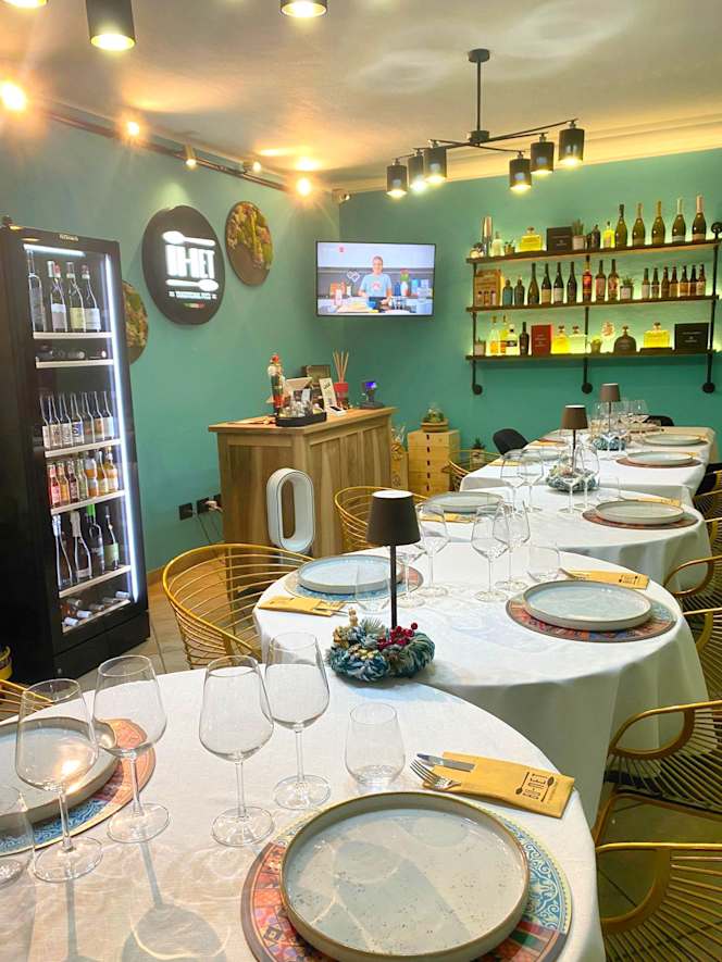 BU-NET | Showroom con cucina | Prodotti Tipici - 2