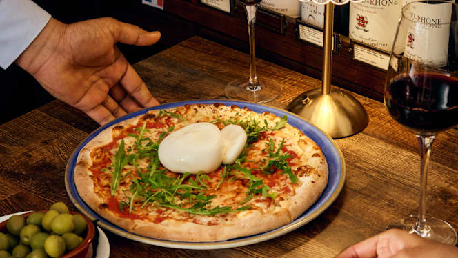 Courtyard Wine Cellars & Kitchen - London - 7