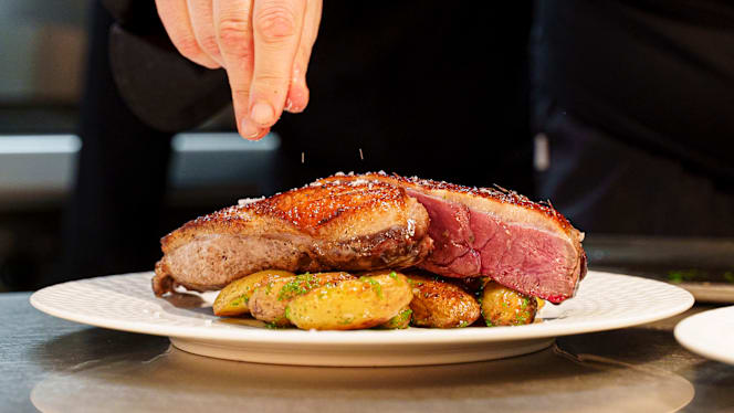 Le Descartes Brasserie - 8