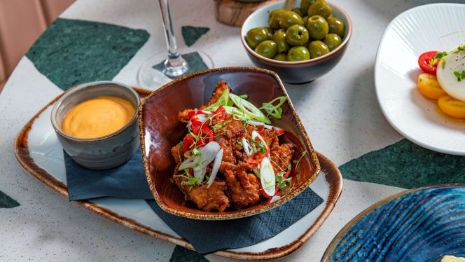 Shakedown Bar & Restaurant - 7