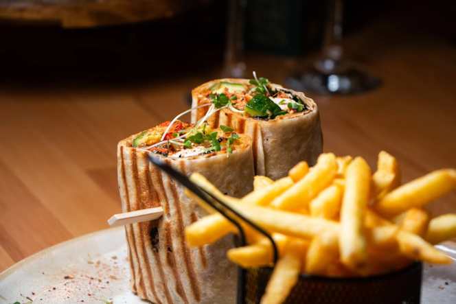Breeze Bistro & Lounge - 9