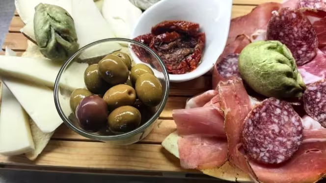 Janas Restaurant - 3