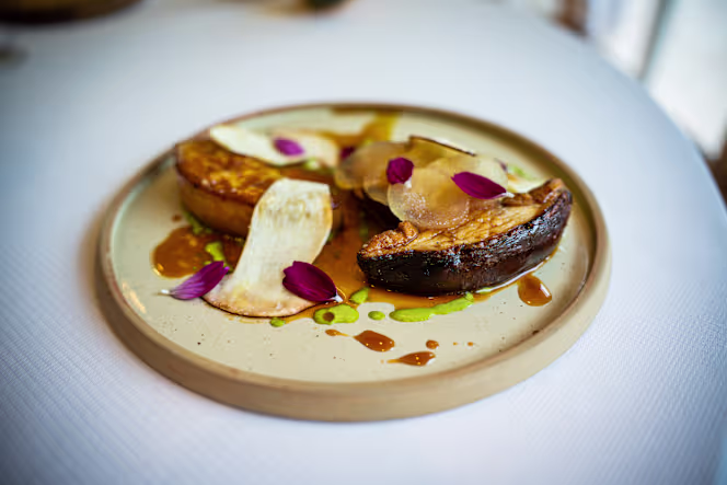 Le Cheval Blanc-Restaurant Gastronomique - 2