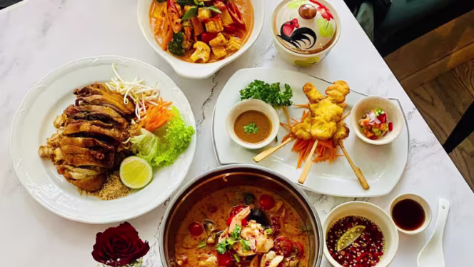 Zentral Thai Restaurant - 5