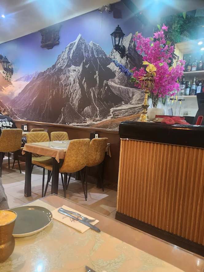 Momos Hub Restro and Bar - 7