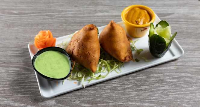Momos Hub Restro and Bar - 8