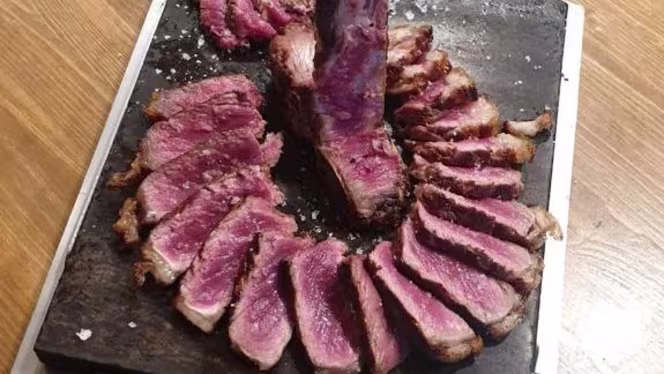 Clash Wine & Beef - 3