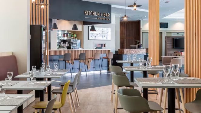 Kitchen & Bar At Courtyard - 9