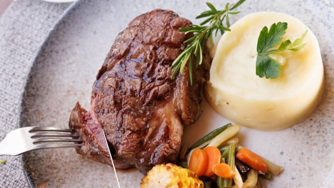 La Estancia Steak and Wine - 2