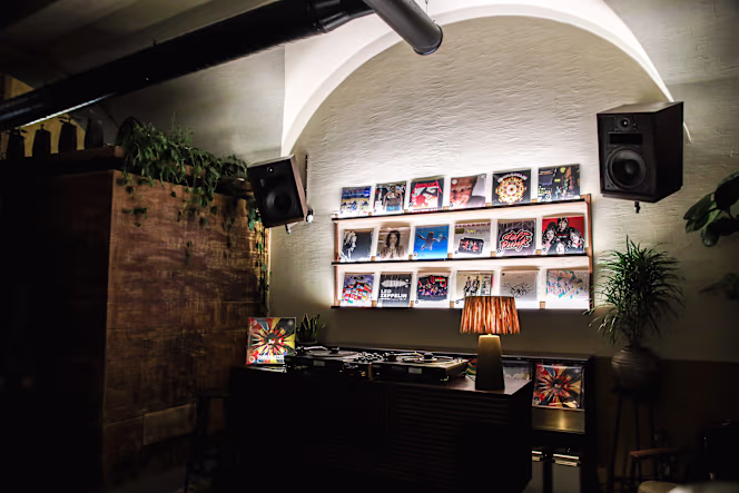 Base Records Bistrot - 9