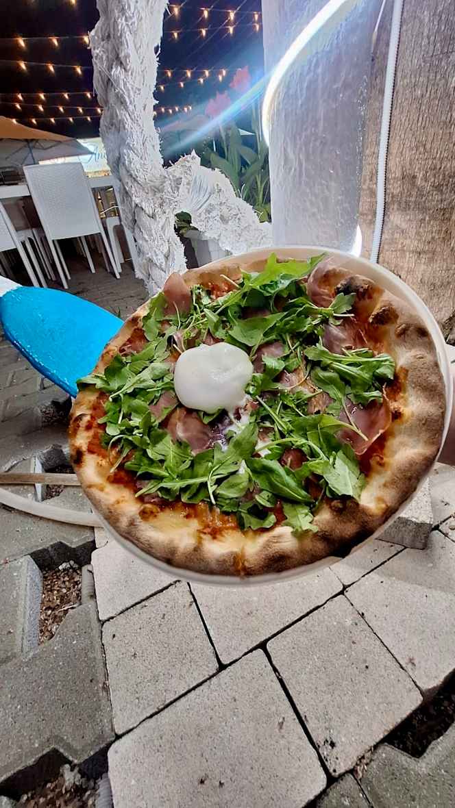 L' ancora Pizzeria - 2