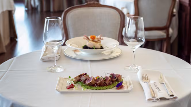 Al-Zagal restaurante panorámico - Hotel Sevilla Center - 2