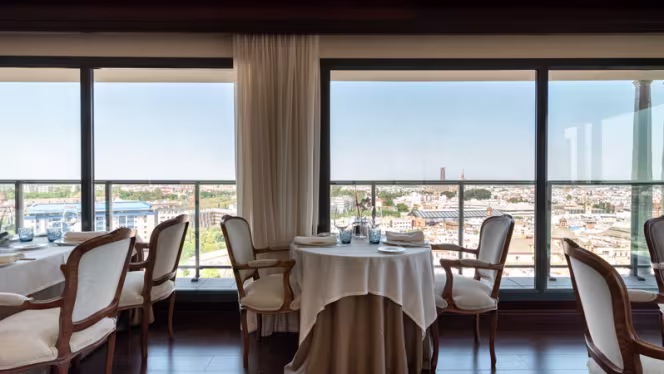 Al-Zagal restaurante panorámico - Hotel Sevilla Center - 6