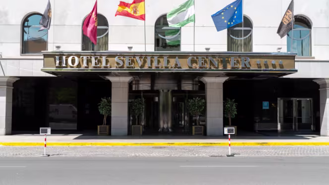 Al-Zagal restaurante panorámico - Hotel Sevilla Center - 8