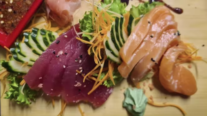 Robo-Bar Asian Grill & Sushi - 4