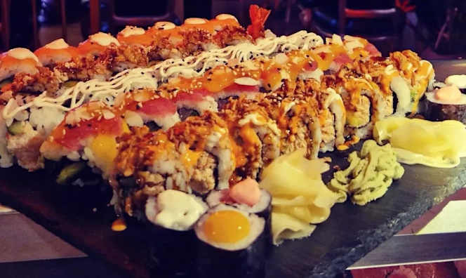 Pessina Sushi Poke Ramen Bar - 2