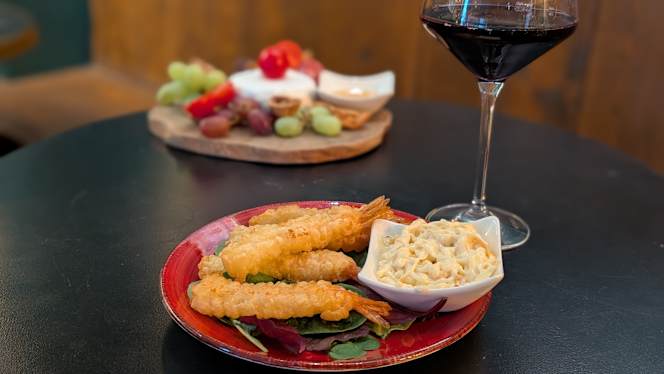 Clémence Cocktail & Champagne Bar - 5