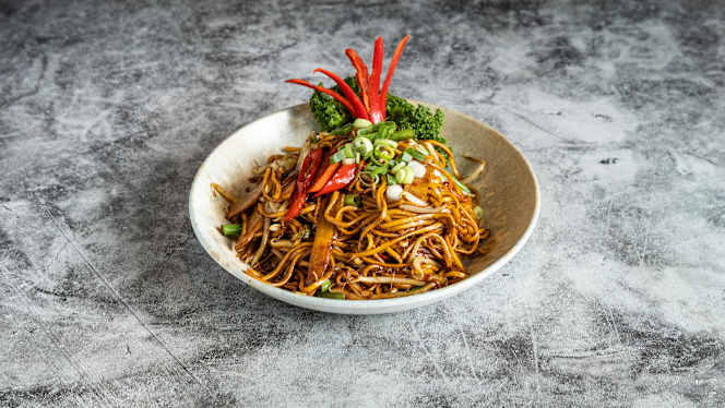 Dee Thai Restaurant & Bar - 1