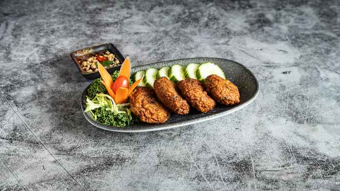 Dee Thai Restaurant & Bar - 6