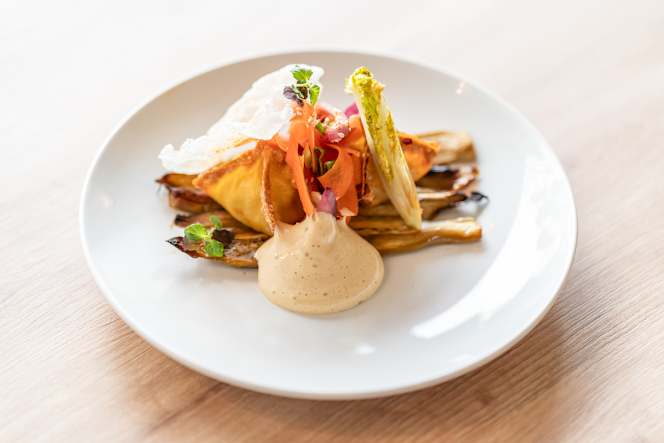 Nah & Fern Fusion Kitchen - 9