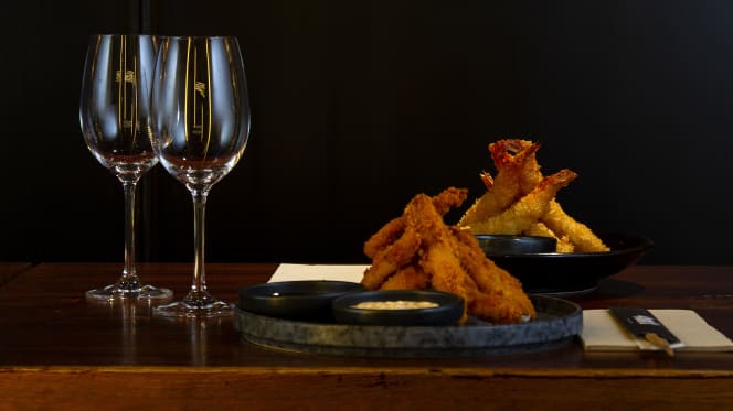 Cuatro Makis Muntaner - 1