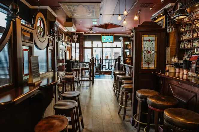 Trinity Pub & Kitchen Vienna - 9