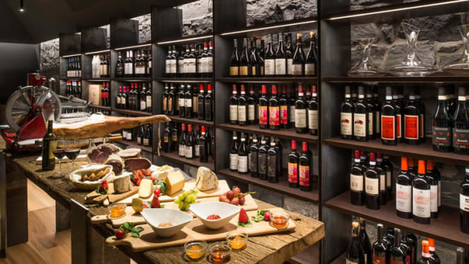 L’Escale Trattoria & Wine Bar - 7