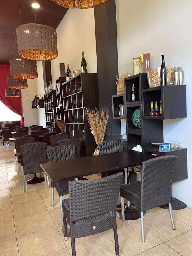 Deunido Restaurant - 2