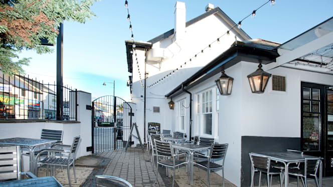 Kings Arms Caerphilly - 2