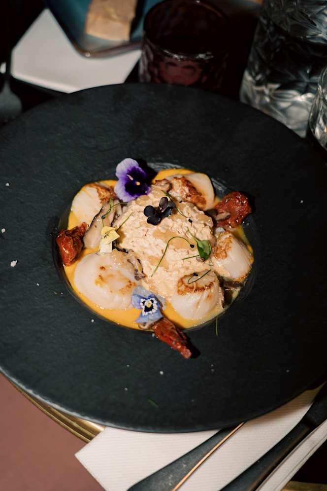 Cabaret Restaurant - 4