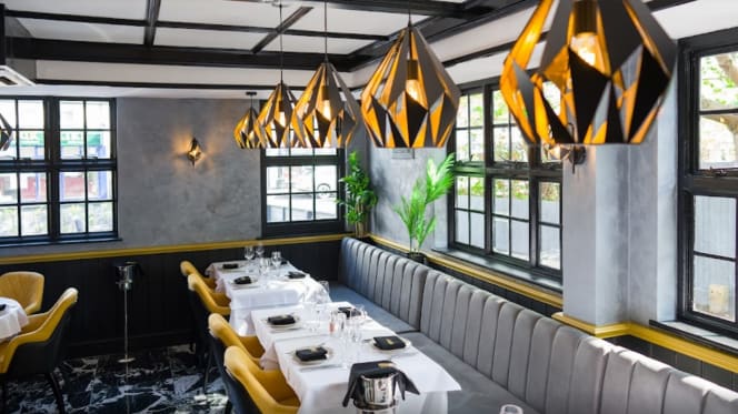 Manto's Meze Bar and Grill - 5