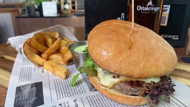 Addicted to Rock Bar & Burger - 7