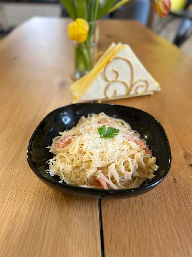 Beestro&Caffe - 1