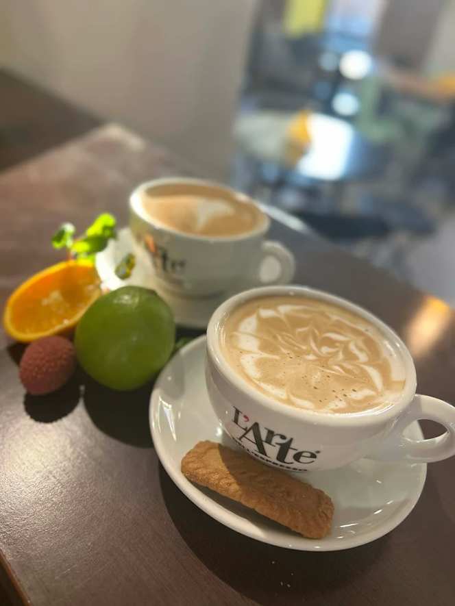 Beestro&Caffe - 0