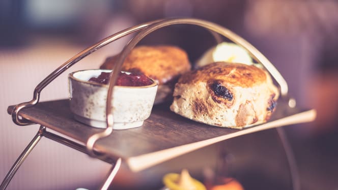 Seasons Restaurant at Hilton Northampton - 3