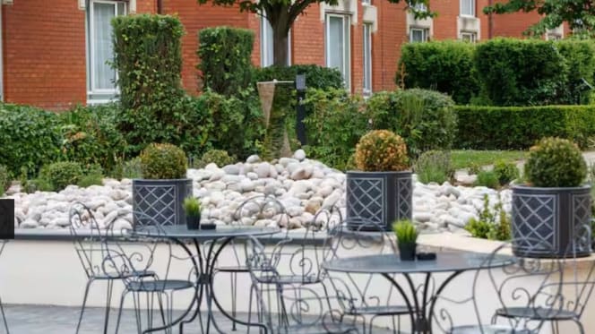 Seasons Restaurant at Hilton Northampton - 1