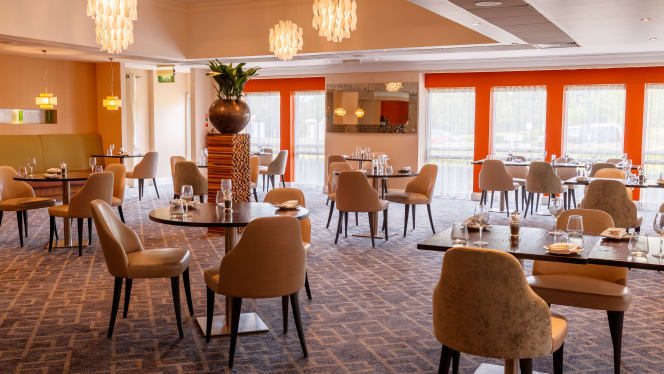 Seasons Restaurant at Hilton Northampton - 2