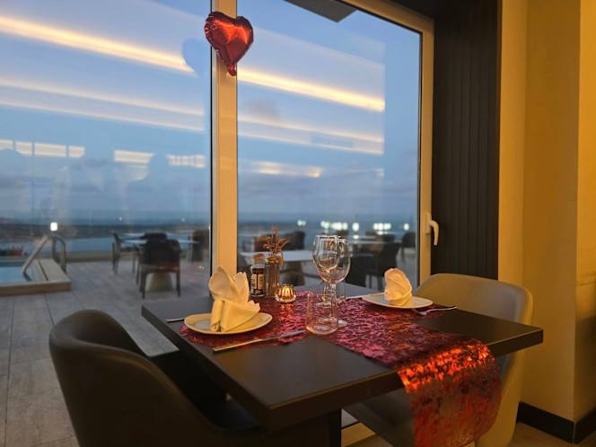 Tramonto Cafe Bistro - 6