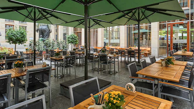 Hopfingerbraeu am Brandenburger Tor - 9