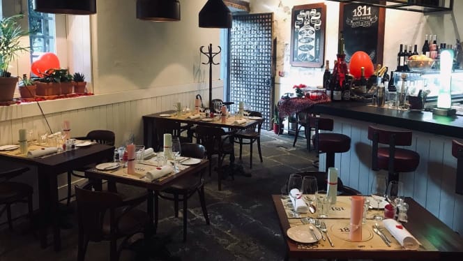 1811 Bistro - 9