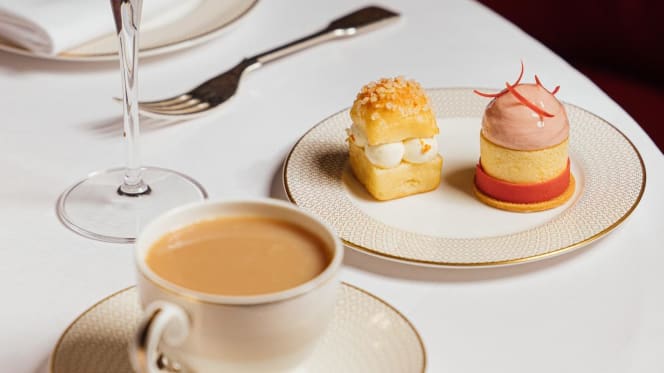 Café Royal Grill - 7