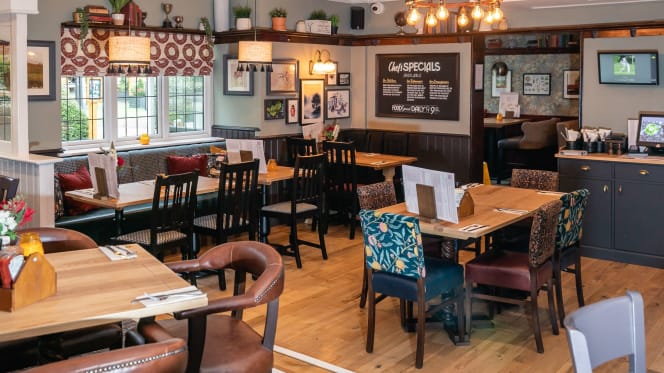 The Cricketers Row Town - 8