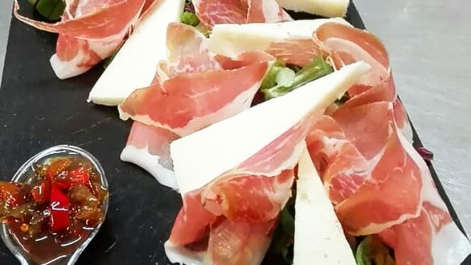 Gavius Restaurant - 1