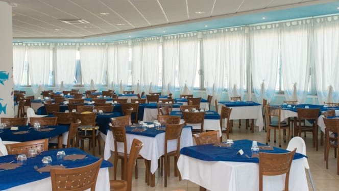 Campoverde Village Restaurant - 4