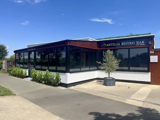 Antilia Bistro Bar - 5